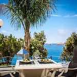Royal Ariston Hotel