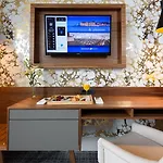 Royal Ariston Hotel