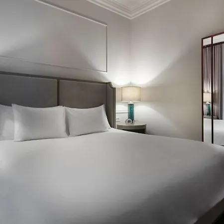 Royal Ariston Hotel