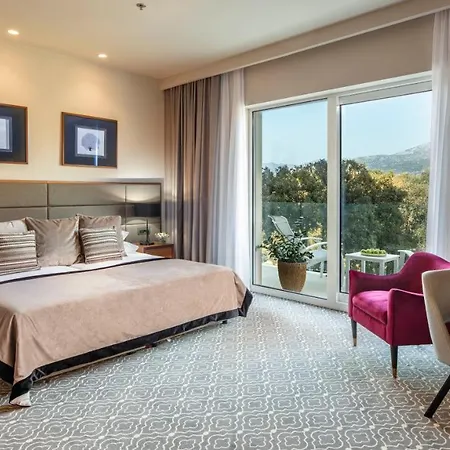 فندق Royal Ariston 5*