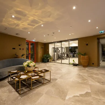 Royal Ariston Hotel