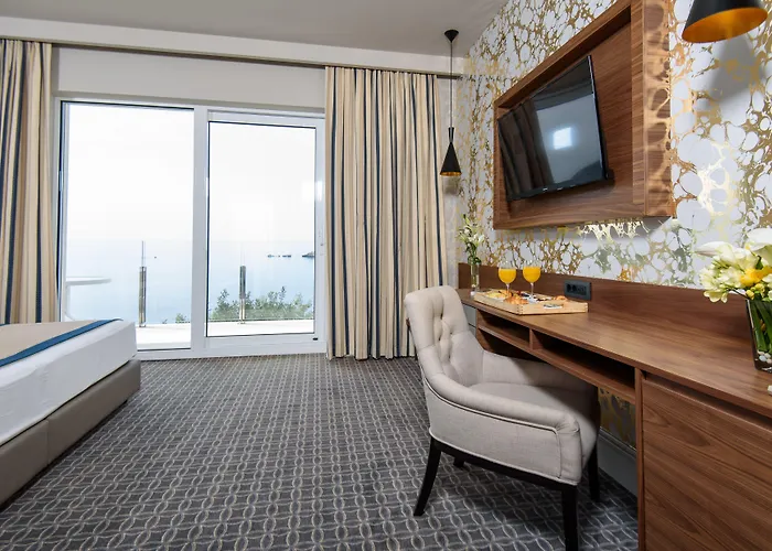 Hotel Royal Ariston 5*